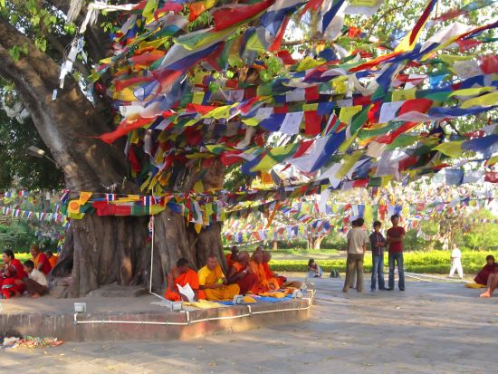 【1泊2日】世界遺産ルンビニを巡る！＜国内線航空券込／日本語ガイド／カトマンズ発＞