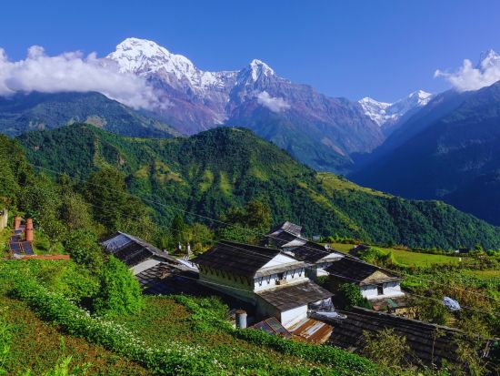 【カトマンズ発・2泊3日ツアー】ポカラ近郊トレッキングツアー＜国内線航空券込／日本語ガイド同行／食事付＞