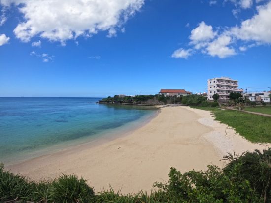 【貸切】シークレットビーチSUP＆スノーケリングツアー 完全貸切でプライベート時間を満喫！ 丁寧なレクチャーで初めての方も安心＜半日／写真サービス付き／読谷村＞