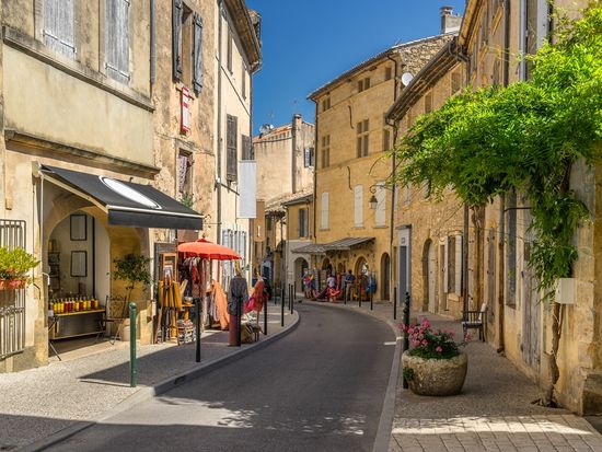 France_Luberon_Lourmarin_shutterstock_441707242
