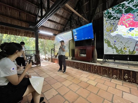 クチトンネル半日観光ツアー　250kmにおよぶ秘密の地下トンネルへ！ベトナム伝統料理が堪能できる食事付きプランあり ＜現地ガイド（日本語可）／午前または午後＞