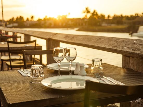 ボーンフィッシュ・シーフードレストラン（Bonefish Seafood Restaurant）食事券＆事前予約サービス＜現地集合・解散／デナラウ地区＞