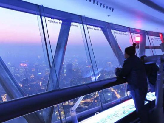 東方明珠電視塔展望台入場チケット予約 上海の絶景を一望！スリル満点ガラスの回廊も！＜上海発＞