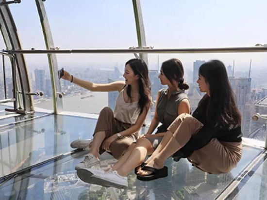 東方明珠電視塔展望台入場チケット予約 上海の絶景を一望！スリル満点ガラスの回廊も！＜上海発＞