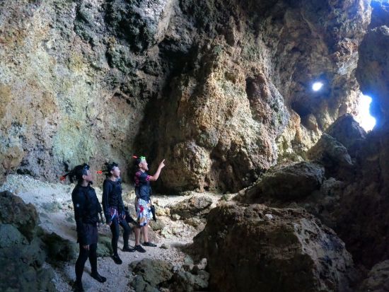 【貸切】青の洞窟スノーケリング＆SUPツアー 完全貸切でプライベートな時間を満喫！ 丁寧なレクチャーで初めての方も安心＜4時間／写真サービス付き＞