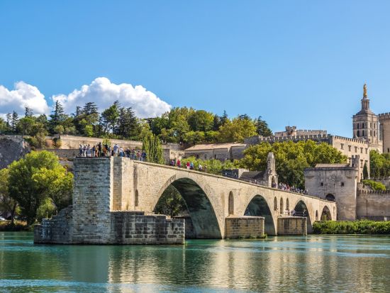 ゴッホが愛した街アルル＋世界遺産ポン・デュ・ガール＋アヴィニョンを巡る 1日観光ツアー＜貸切／日本語ドライバー／9時間／マルセイユ発＞