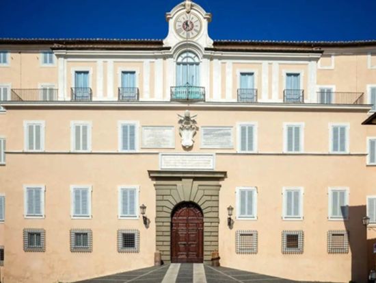 カステル・ガンドルフォ　ローマ法王の離宮と庭園見学プライベートツアー　アリッチャにてランチ付き＜貸切／約6時間／日本語アシスタント付きプランあり＞