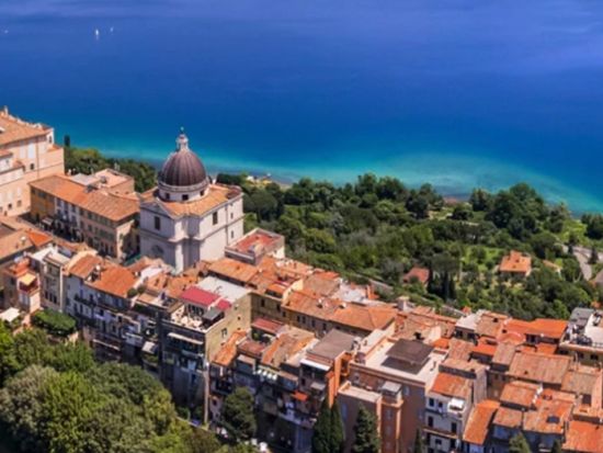 カステル・ガンドルフォ　ローマ法王の離宮と庭園見学プライベートツアー　アリッチャにてランチ付き＜貸切／約6時間／日本語アシスタント付きプランあり＞