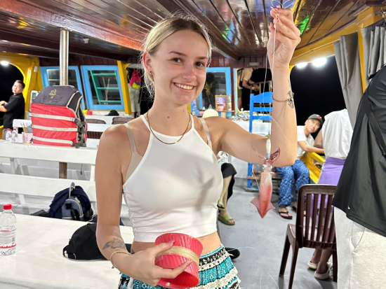 フーコック島発着 サンセット鑑賞＆夜のイカ釣りツアー＜午後／英語ガイド／夕食付き＞