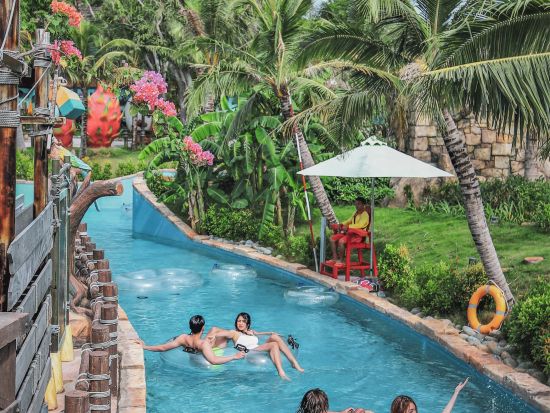 フーコック島南部観光 シムワイン工場見学＆ココナッツ刑務所訪問 ホントム島訪問プランもあり＜英語ガイド／昼食付き＞