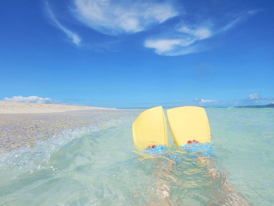 Beach Resort_Fiji_snorkel_pixta_59854132_M