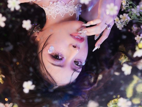 変身写真  I-PHOTOスタジオ　なりたい自分に！プロが演出＜日本語アシスタント＞