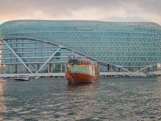 tour-dubai-yas-island-sightseeing-cruise-abu-dhabi-1 (1)