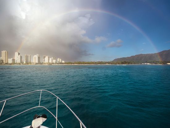 貸切ボートチャーター　セレンディピティ号　シュノーケリング体験とソフトドリンク付き！ワイキキ送迎可＜3時間／英語／ケワロ湾発＞