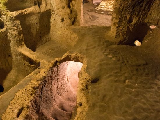 カッパドキア南部1日観光　レッドバレー＋ピジョンバレー＋オズコナック地下都市＜混載／約7時間／英語ガイド＞＊前日まで予約受付中