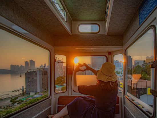 海雲台ブルーラインパーク スカイカプセル＆釜山夜景ツアー　ミラク・ザ・マーケットや The Bay 101などを巡る＜1名参加OK／選べる出発地／英語ガイド＞