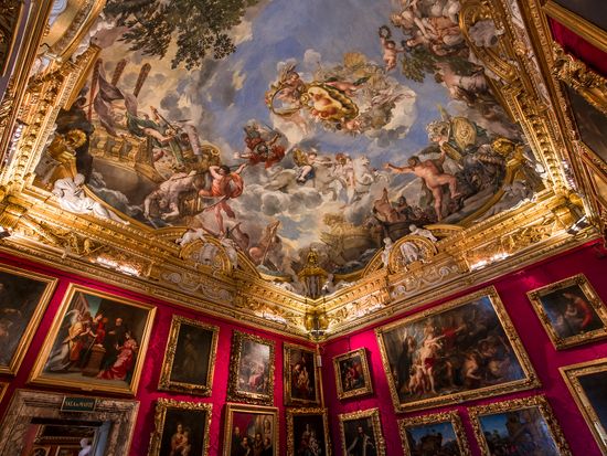 Italy_Florence_Pitti Palace_pixta_78572659_M