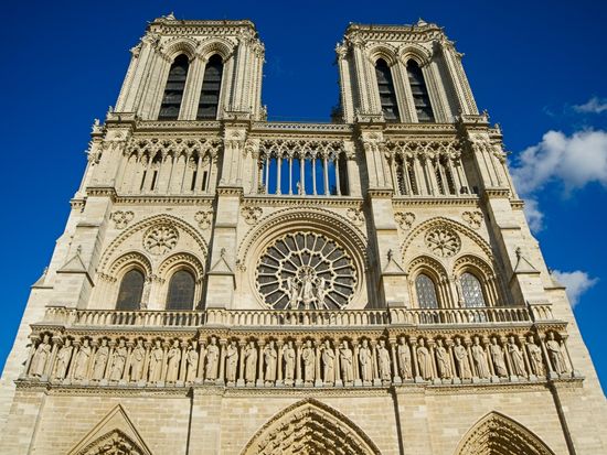 Paris_Notre-Dame-Cathedral_shutterstock_625913519