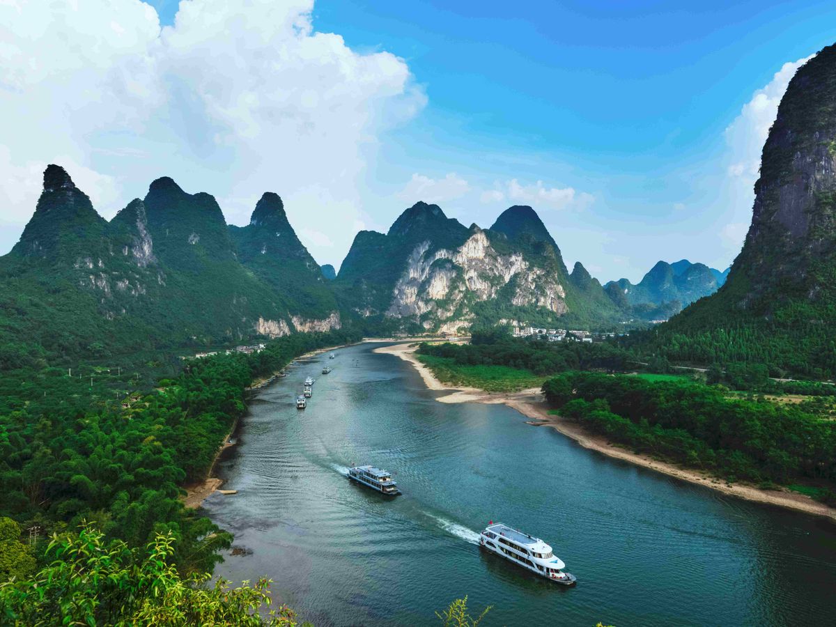 水墨画　「観光船」 H.I.S.】【満喫の1日間】三つ星遊覧船に乗って水墨画の世界