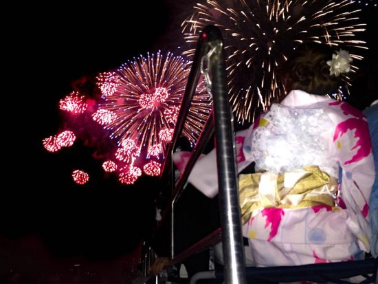 【5月30日(土)開催 足立花火大会】目の前で打ち上がる約13,000発の絶景花火を堪能！国内＆海外の観光客も大歓迎！会席料理＆飲み放題付 ＜乗合＞by なわ安