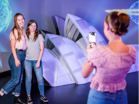 【入場チケット】マダムタッソー・シドニーろう人形館(Madame Tussauds Sydney)☆ハリウッドスターや有名人と記念撮影！＜ダーリング・ハーバー＞