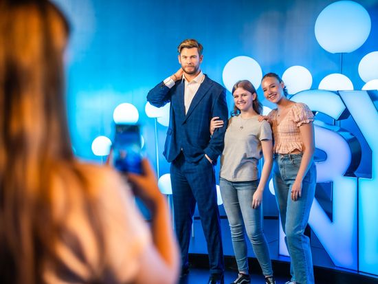 Chris Hemsworth- Illuminate Sydney