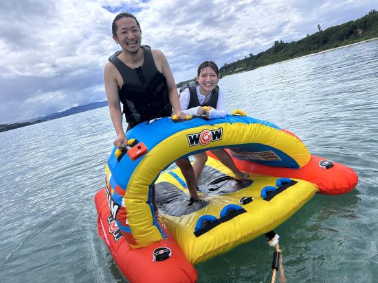 フライボード体験 新定番アクティビティで空中散歩！空を飛ぶスリルと爽快感を体験◎マリンチューブ付プランも＜名護市・今帰仁村・古宇利島＞