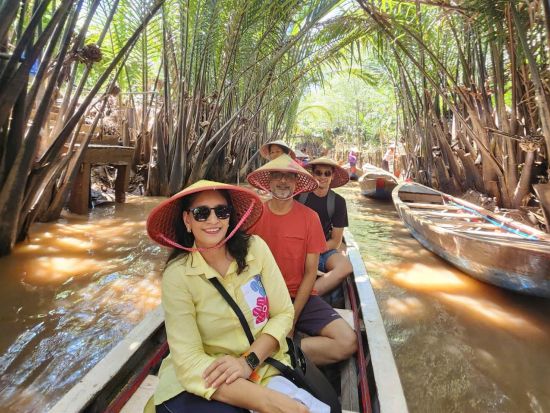 カヤック体験付きメコン川クルーズツアー　ココナッツキャンディ工房などミトー定番観光＆バインセオ料理体験＜1日／往復送迎／日本語ガイド／象耳魚の昼食＞