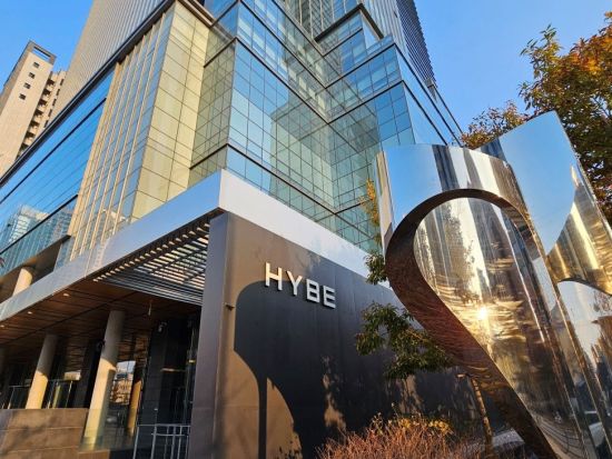 K-POPアイドル4大事務所巡りツアー　HYBE＆SM＆YG＆JYP訪問＋KSPOドーム観光 ＜午後／KPOPに詳しい日本語ガイド＞