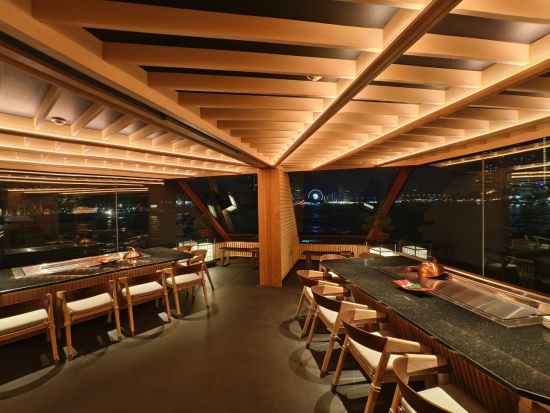 チャオプラヤ川ディナークルーズ「オークラクルーズ」　季節の会席 または 鉄板焼き＜アジアティーク集合＞