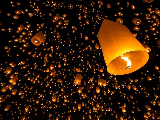 【2026年11月24日＆25日】チェンマイ コムローイ祭り CADランタンフェスティバル 日帰りツアー＜日本語ガイド／チェンマイ発＞