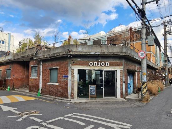 ソウルホットスポットTOP8 一日ツアー 景福宮＋守門将交代式＋北村＋仁寺洞＋益善洞＋広蔵市場＋聖水洞＋Nソウルタワー八角亭＜日本語ガイド＞