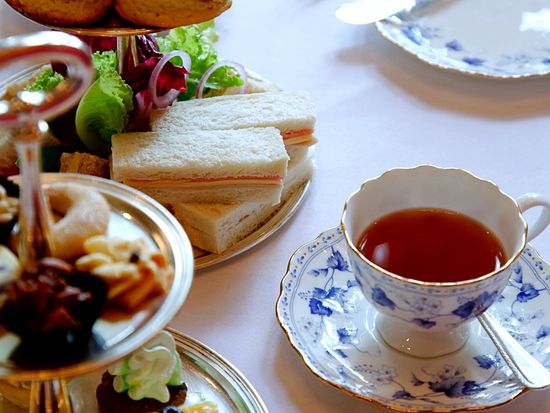 UK_High Tea_shutterstock_19298983