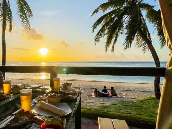 ビーチハウスグリルBBQ食事券＆事前予約サービス　ビーチを眺めながら開放的な空間で楽しむBBQディナー！＜デュシットビーチリゾートグアム内＞