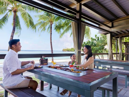 Beach_House_ Grill_Family