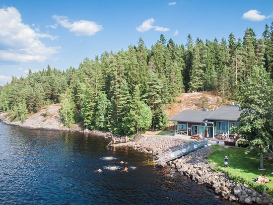 Visit_Tampere_Kaupinoja_Sauna_Summer_drone_view_Laura_Vanzo