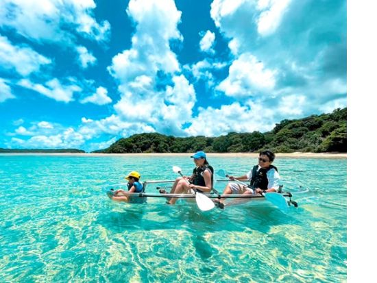 川平湾クリアカヤック体験ツアー 川平湾グラスボート割引チケット付きプランもあり♪／送迎無料／3歳以下無料＜約1時間30分／石垣島＞