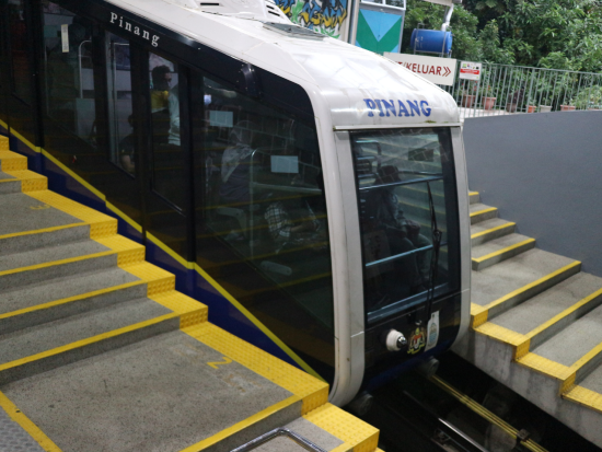 ペナン観光ツアー　極楽寺見学＋ペナンヒル ケーブルカー乗車＜英語ガイド／ペナン発＞