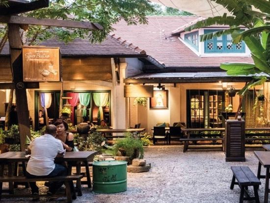 ホーチミン市内観光1日ツアー　地下鉄乗車体験＋ホーチミン市歴史博物館＋クァン・サン美術館などを訪問！＜日本語ガイド／ベジタリアンランチ付き／ホーチミン発＞