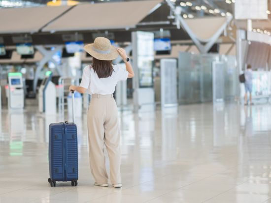 【空港送迎】マカオ国際空港 ⇔ マカオ市内 ＜最大定員9名／日本語もしくは英語ガイド＞