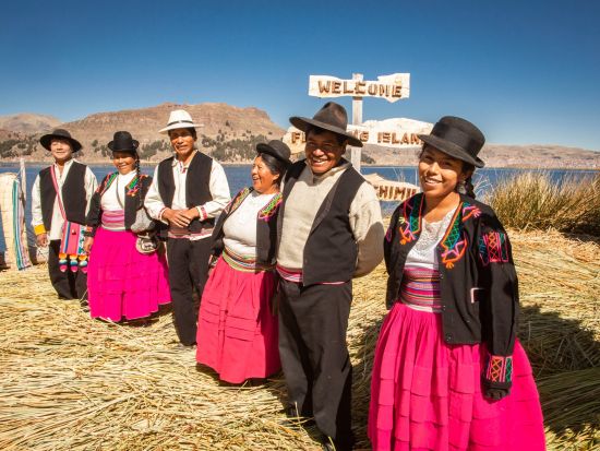 富士山より標高の高い湖チチカカ湖☆バスでアンデスを越える1泊2日ツアー＜英語ガイド／クスコ発・フリアカ着＞