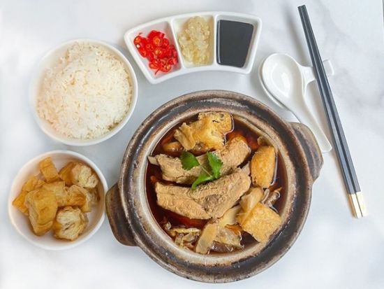 ホワイト・ローズカフェ「White Rose Cafe」食事券＆事前予約サービス　有名シェフが作る海南チキンライスのセットメニュー