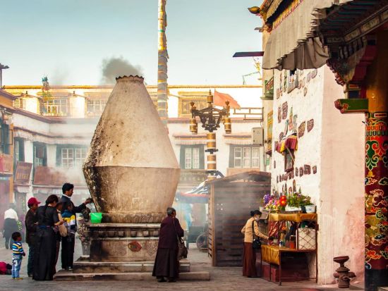 【上海発】天空と祈りの聖地・チベット3泊4日＜ 日本語ガイド / 食事付き / 宿泊付き＞