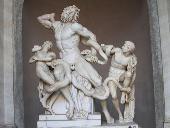 特別通路で大聖堂へ直行！公認日本語ガイドと巡るバチカン美術館・システィーナ礼拝堂＜約3時間／日本語ガイド／貸切＞by Mybus