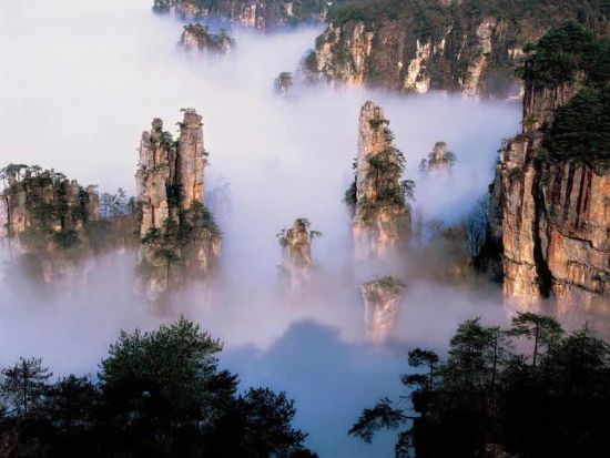 【北京発】世界遺産・張家界武陵源と天門山など2泊3日の旅＜日本語ガイド / 宿泊付き／食事付き / 1名催行＞