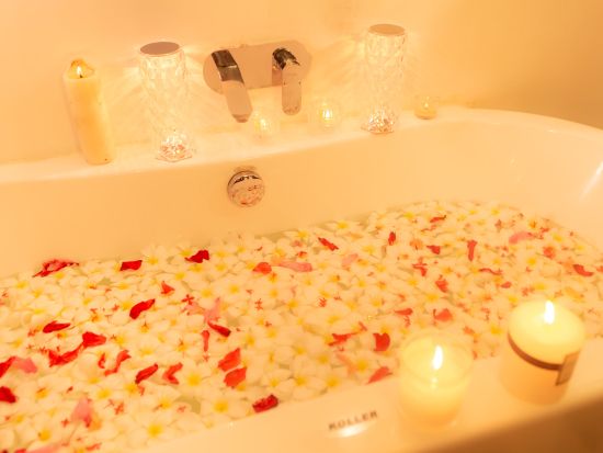 カフェラウンジ利用サービス＋ベルスパ「VEL SPA」　深夜＆早朝帰国便をご利用の方に最適！ディナー付き＜ホテルお迎え＆空港お送り付き＞