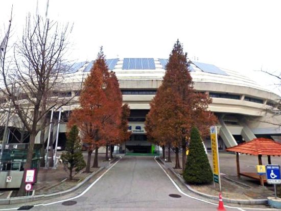 蚕室総合運動場 ONE OK ROCK, ルセラフィム, ITZY ライブ会場→ソウル市内明洞らくらく移動！バン、シャトルバス送迎、便利な明洞下車♪