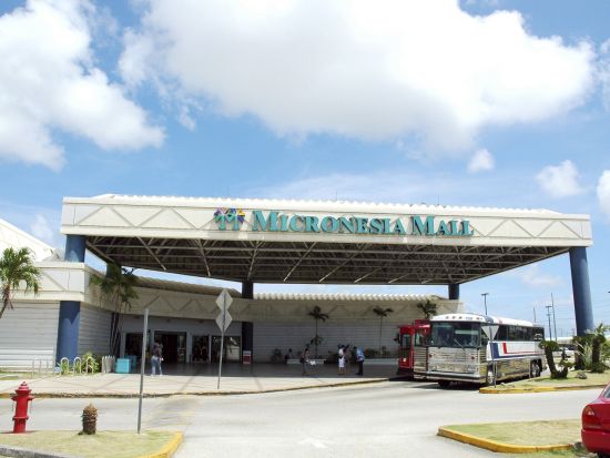 グアム島内観光半日ツアー　アプガン砦＋ラッテストーン＋恋人岬＋マイクロネシアモールなどを訪問！空港お送りも可能＜午前／月・金／英語ガイド／送迎付き＞