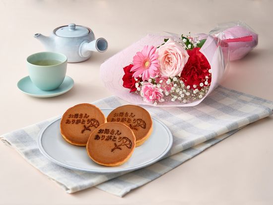 10481554-001_母の日ブーケ＆徳島なると金時のどら焼きセット_産直母の日ブーケとどら焼き_img_S