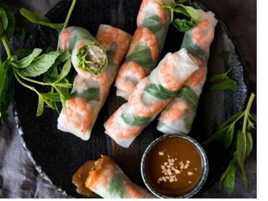 遅め出発！世界遺産フエ観光ツアー　トゥイ・スアン村で線香作り体験も！＜午後／日本語ガイド／昼食＆夕食込／混載または貸切／ダナン・ホイアン・フエ発＞